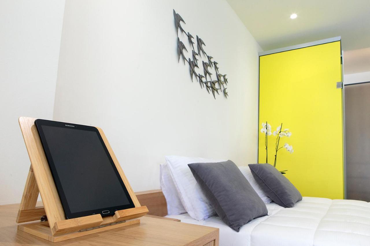 Lilium Luxury Suites Agia Marina  Exterior photo