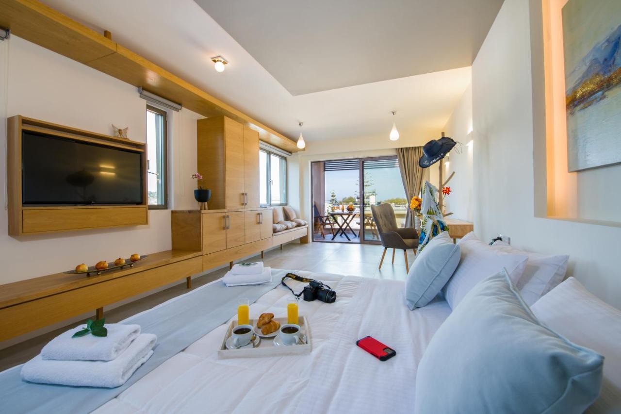 Lilium Luxury Suites Agia Marina  Exterior photo