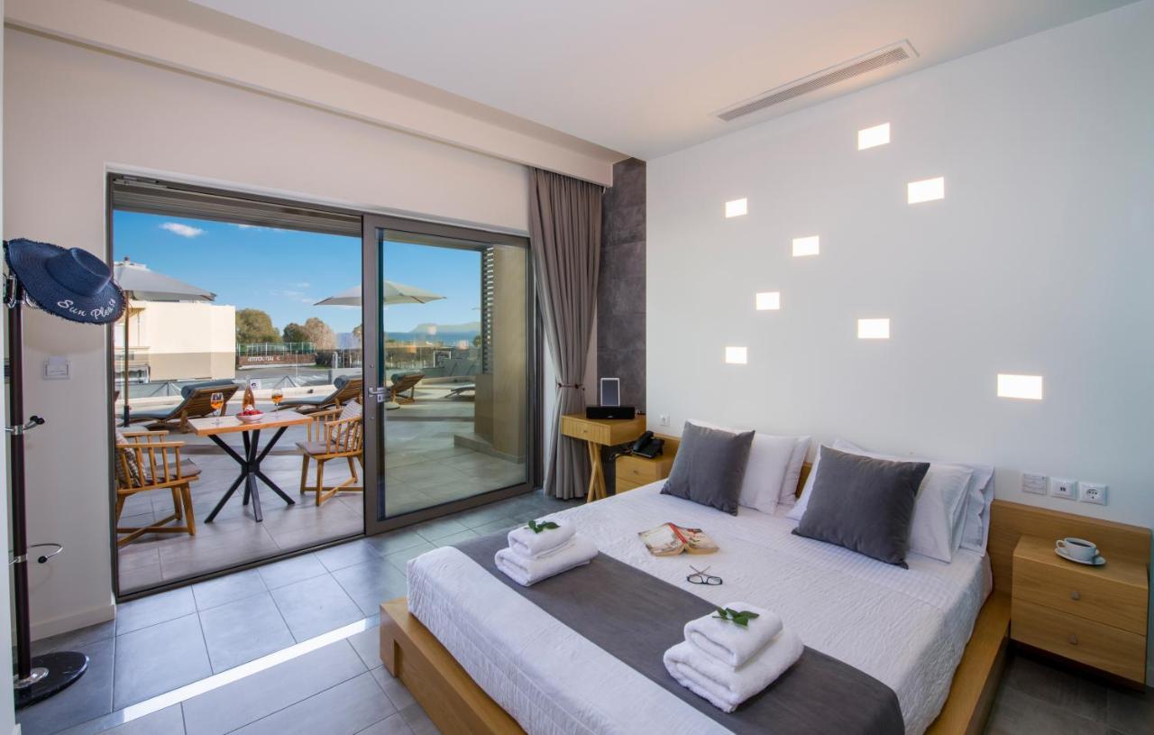 Lilium Luxury Suites Agia Marina  Exterior photo