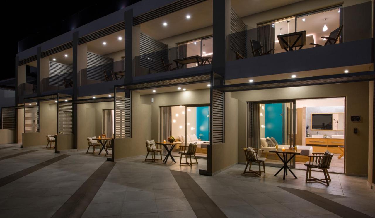 Lilium Luxury Suites Agia Marina  Exterior photo