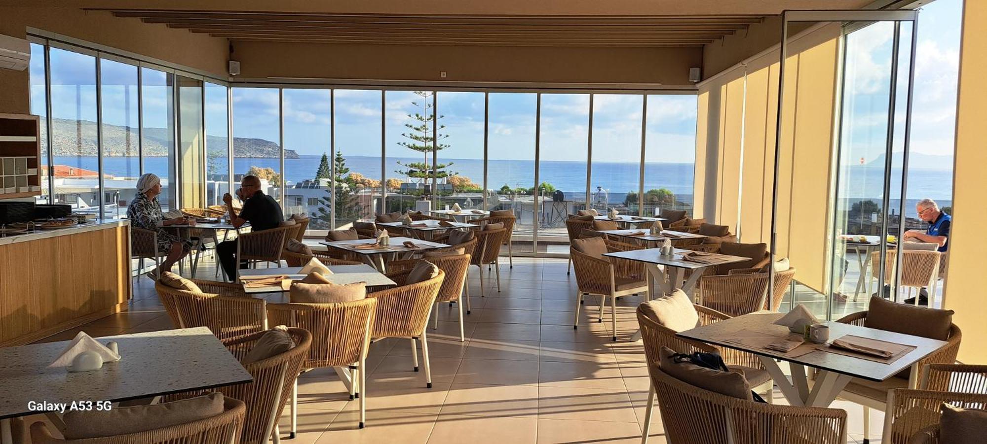 Lilium Luxury Suites Agia Marina  Exterior photo