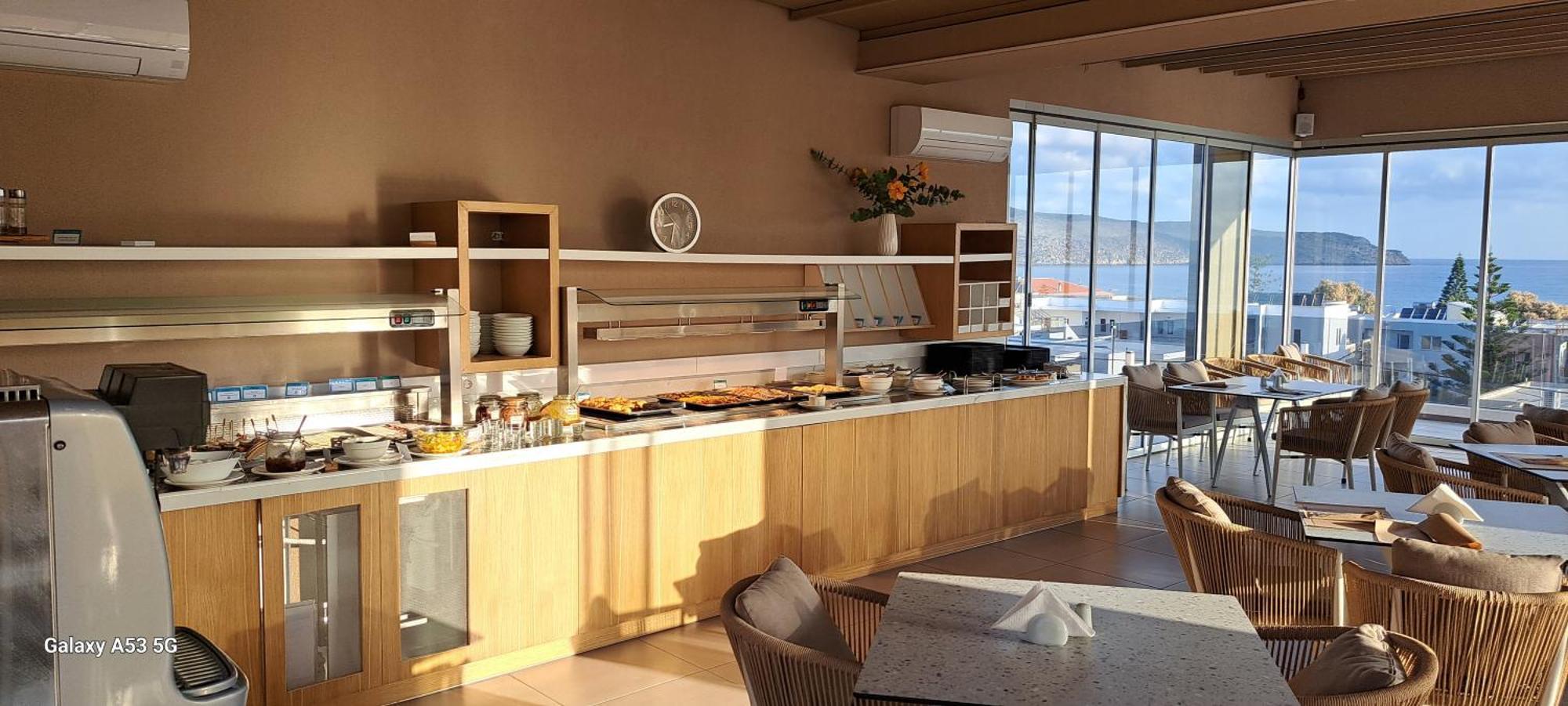 Lilium Luxury Suites Agia Marina  Exterior photo